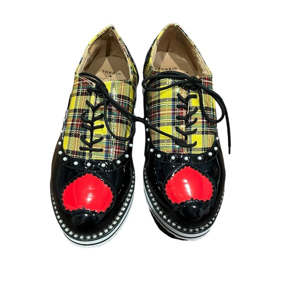 Betsey Johnson Torrid Oxford Shoes size 7 heart detail vibrant, bold chunky - Picture 2 of 9